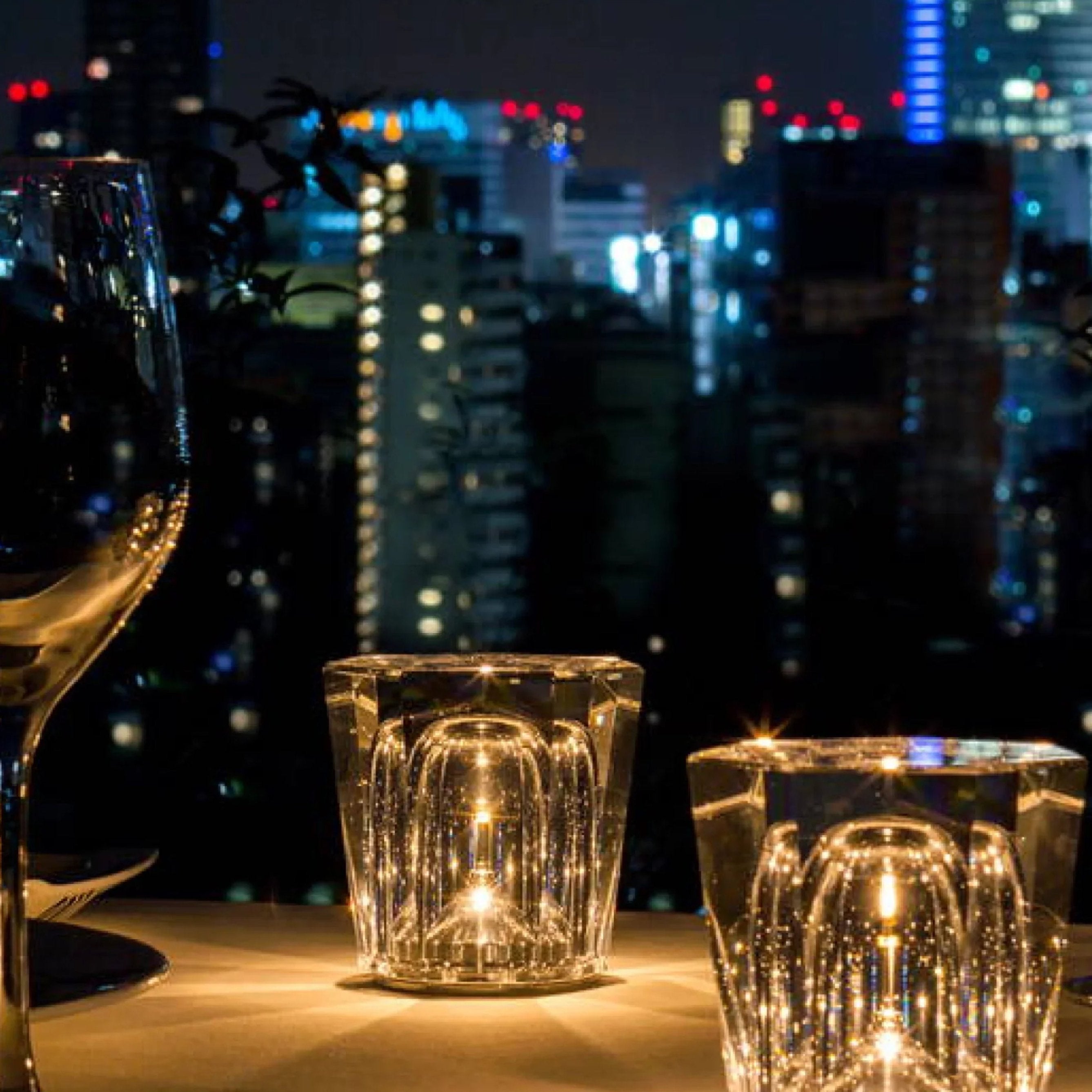 Tischlampe 360° Lichtspiel